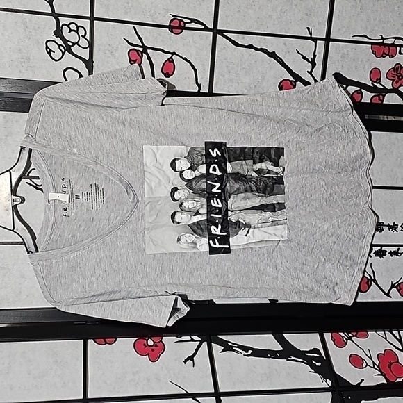 Friends Box V-Neck T Shirt Short Sleeve New‎ Medium - Picture 1 of 5